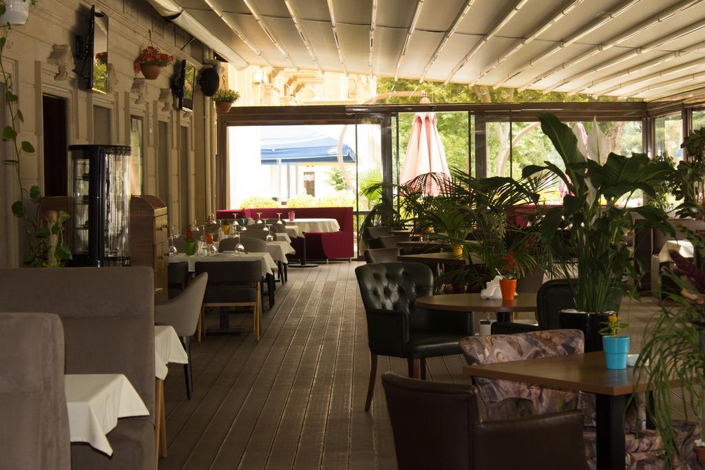 Vego Hotel Ganja Eksteriør bilde